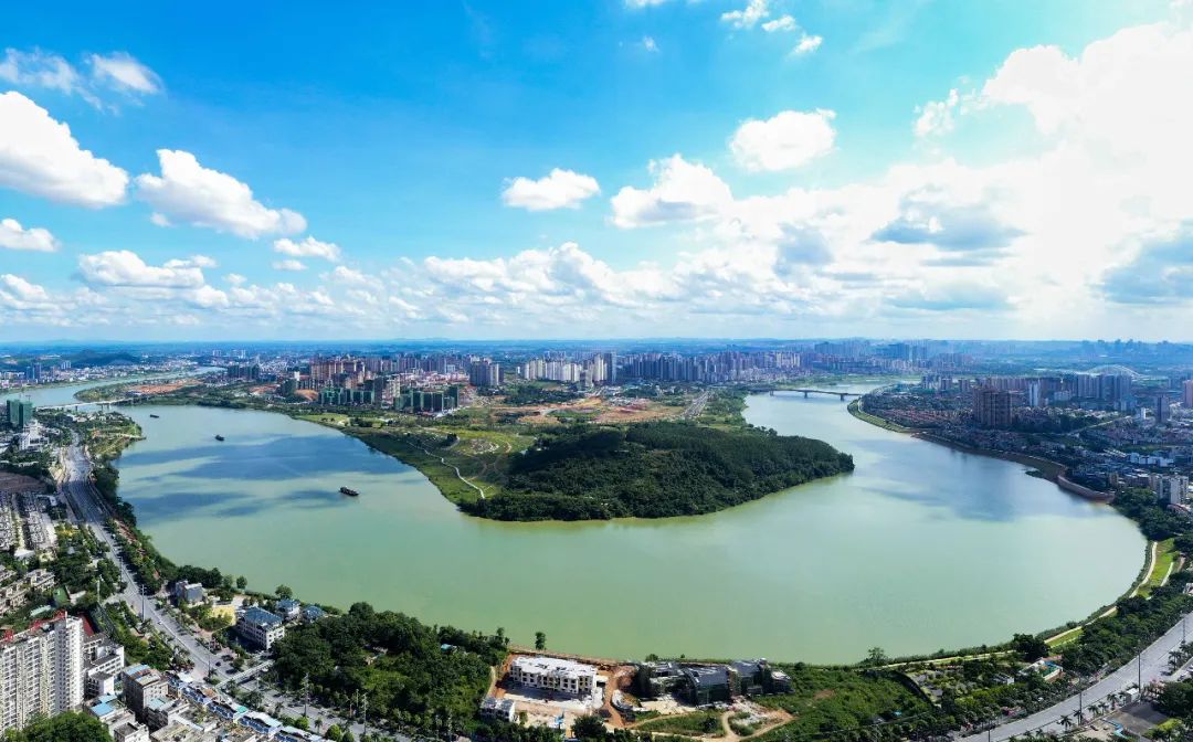 卢悦宁 | 山水寄情秋访灵龟山-南方文苑网