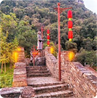 岔山村古城墙。