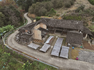 王德丽 | 门前那条水泥路-南方文苑网