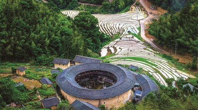 尹新秋 | 土楼已是开窗时-南方文苑网