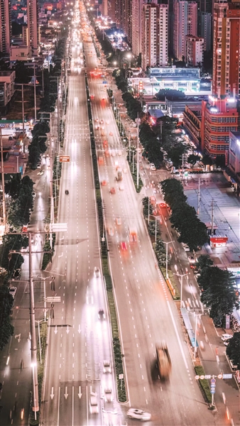 高扬宗 | 小城街头汇九州-南方文苑网