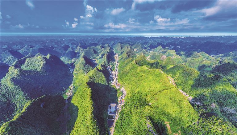 李丹霞 | 石脉纪年(组诗)-南方文苑网